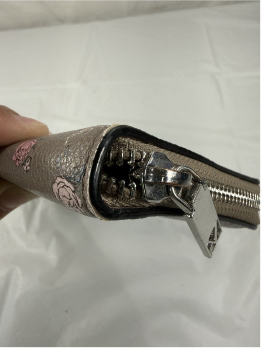 Victoria's Secret Wallet Large Bi-Fold Wallets For Women Gray Roses Floral Print - Picture 15 of 15